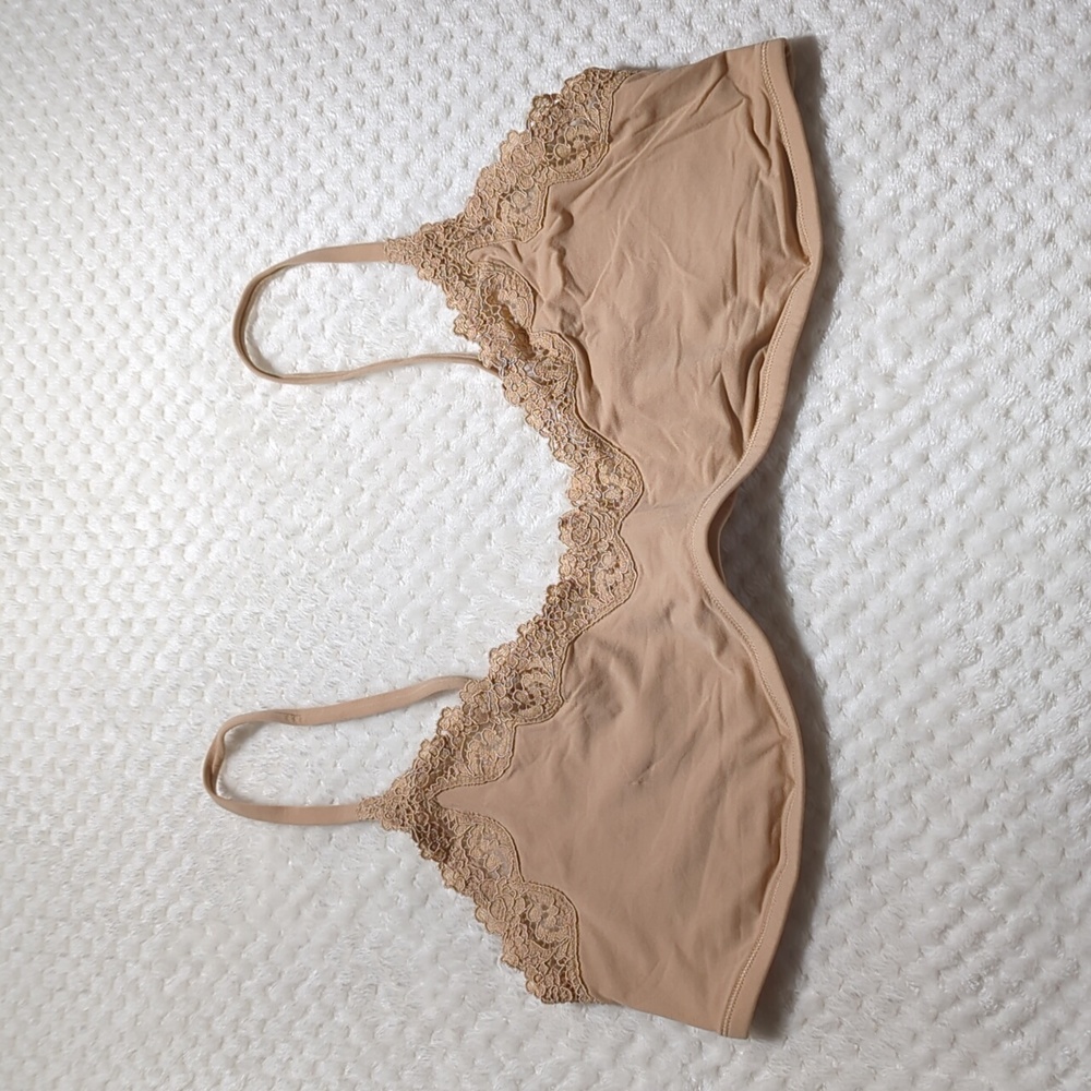 SKIMS Nude Lace Trim Soft Bra